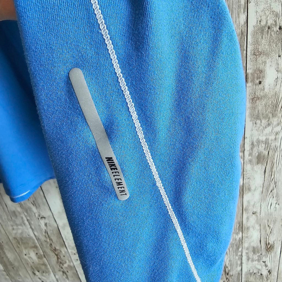 Women's Nike long sleeve tshirt, Size M, Blue - Picture 6 of 9